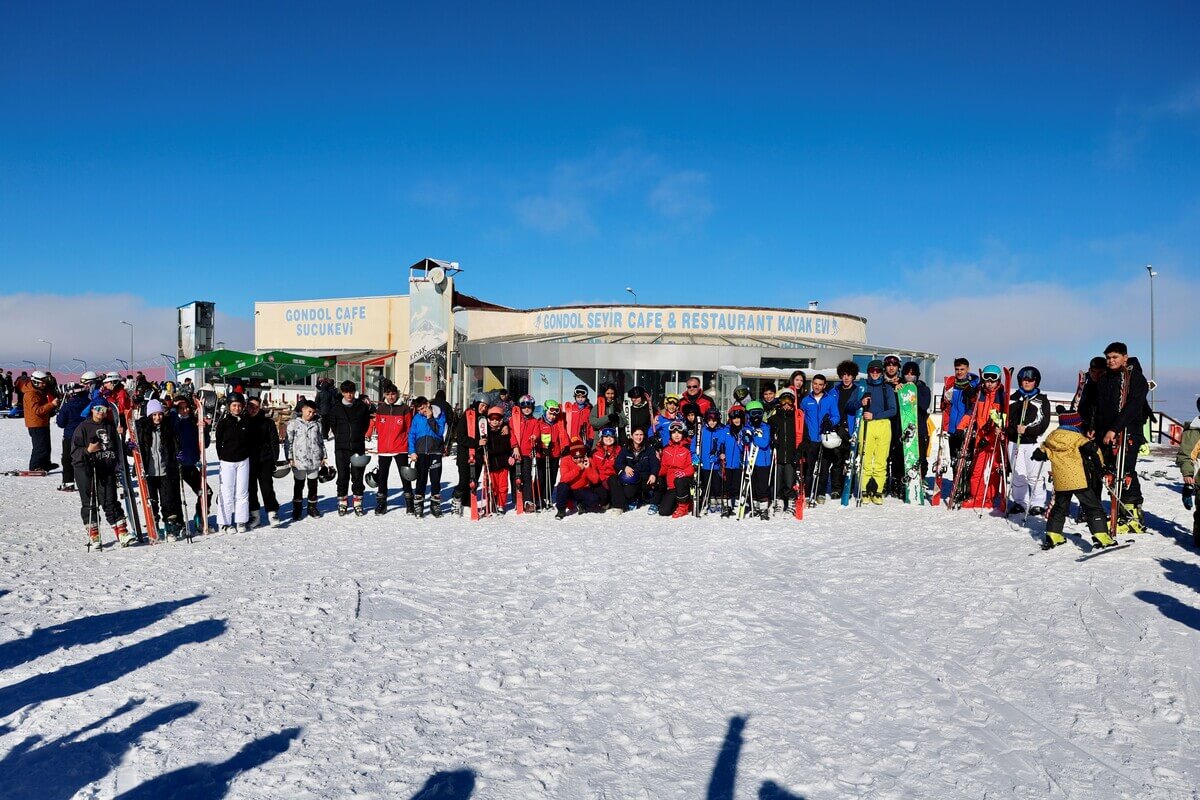 Erciyes Kayak Merkezi'nde Başkan Özdoğan'dan Övgü Dolu Sözler! (3)