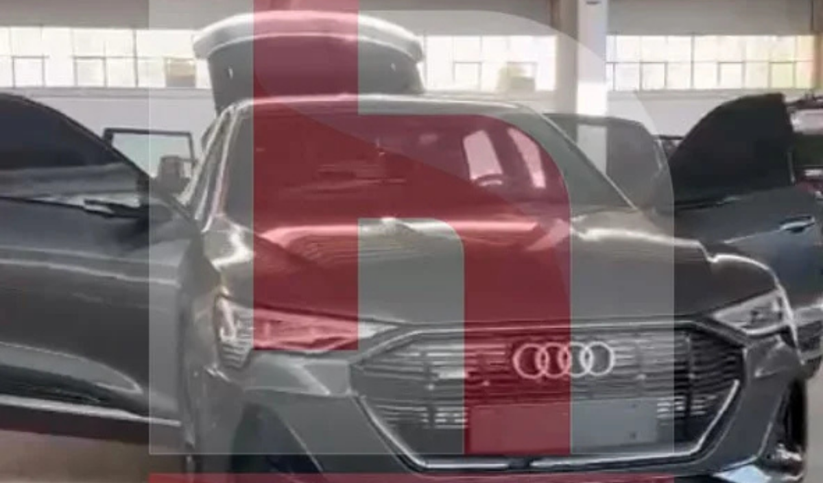 Esad’ın Sarayındaki Lüks Araçlar, Ağızları Açık Bıraktı! 2