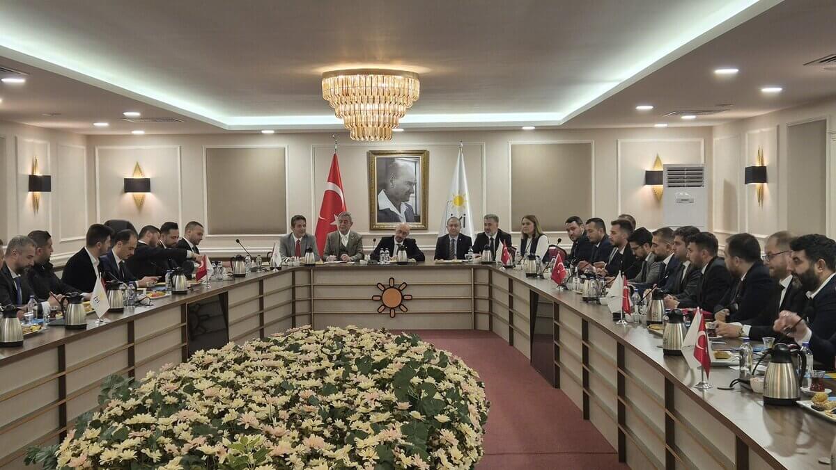 Kayserili iş adamları ve siyasetçileri bir araya getiren toplantı!