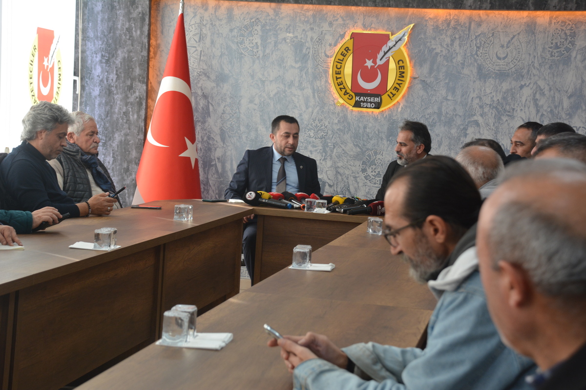 Ilçe Başkanı (1)