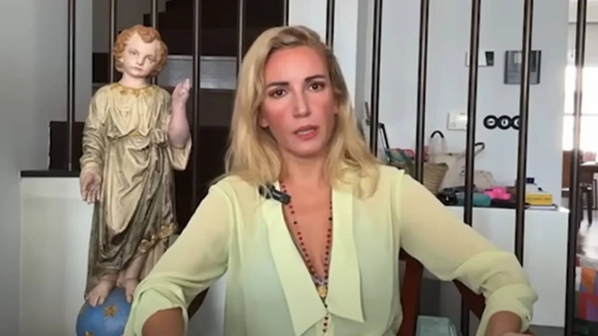 Çocukların beynini yıkayan fenomenin korkunç tavsiyeleri infial yarattı!
