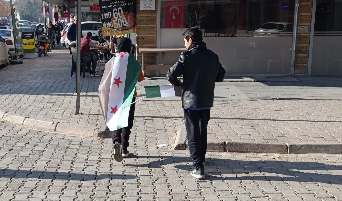 Kayseri’deki Suriyeliler Kutlama Için O Alanda Toplanıyor! (1)