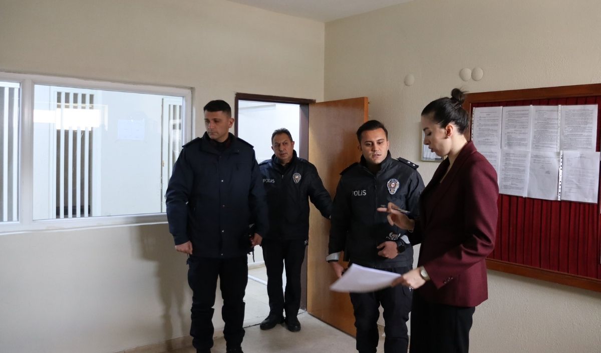 Kayseri’nin Tek Kadın Kaymakamı Ilçeyi Karış Karış Geziyor! (1)