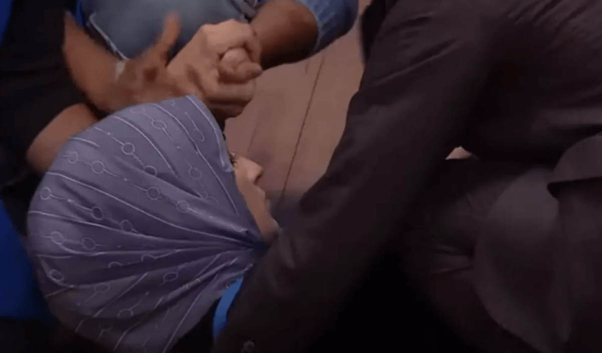 Yüzü yanan MasterChef Beyza şimdi de bayıldı! Hastalığını açıkladı!