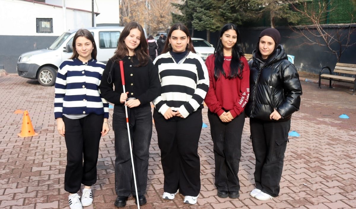 Lise Öğrencilerinden Empati Parkuru! Bakın Neye Dikkat Çektiler (2)