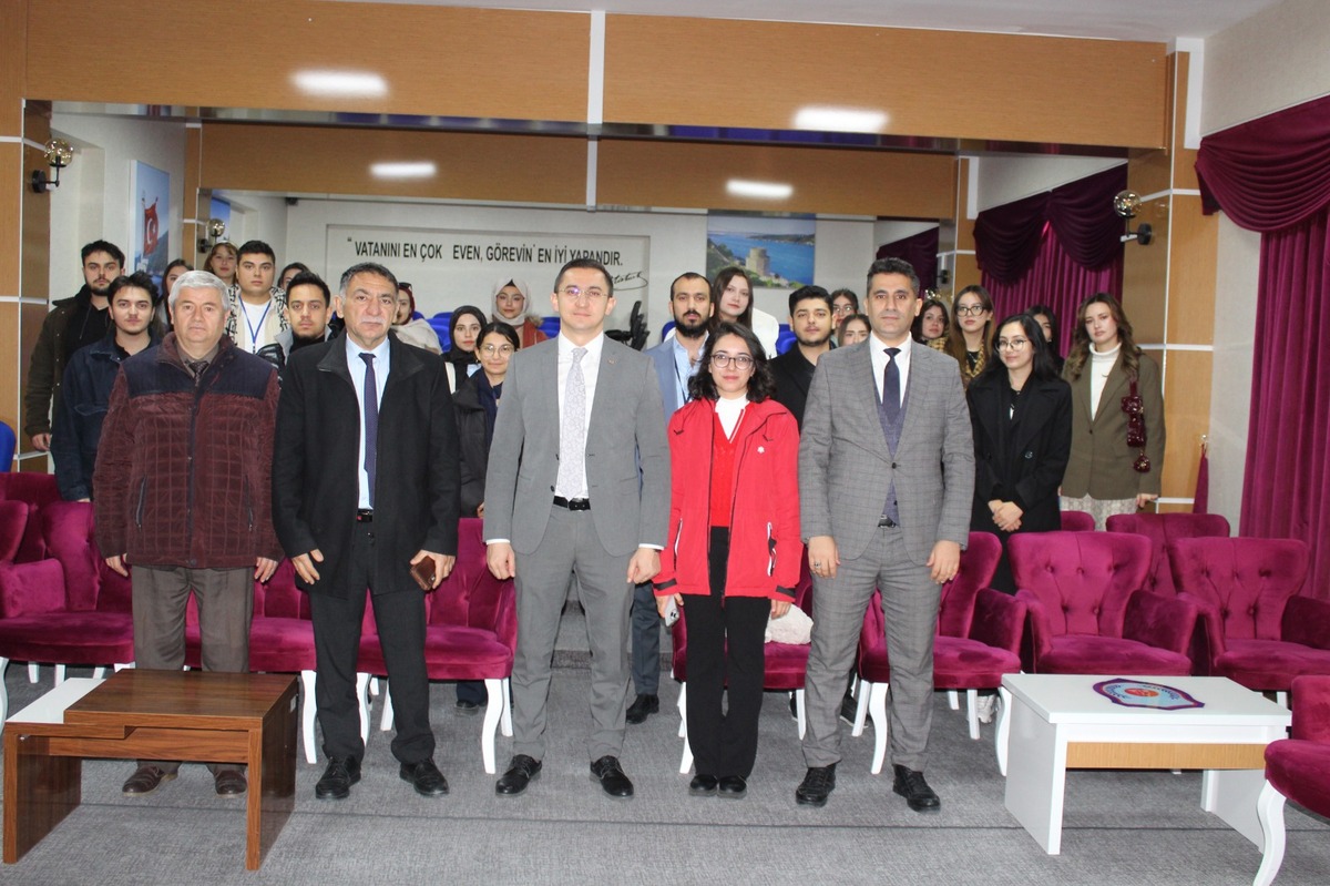 Nuh Naci Savcı (1)