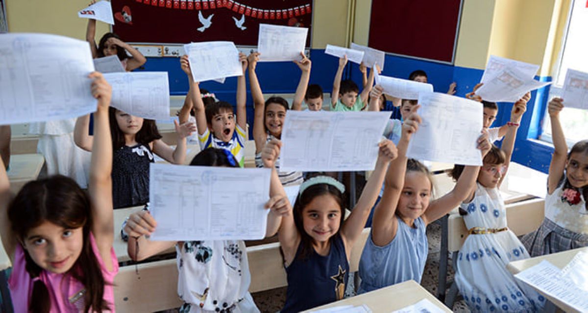 Okullarda Yeni Dönem Artık Karne Verilmeyecek!