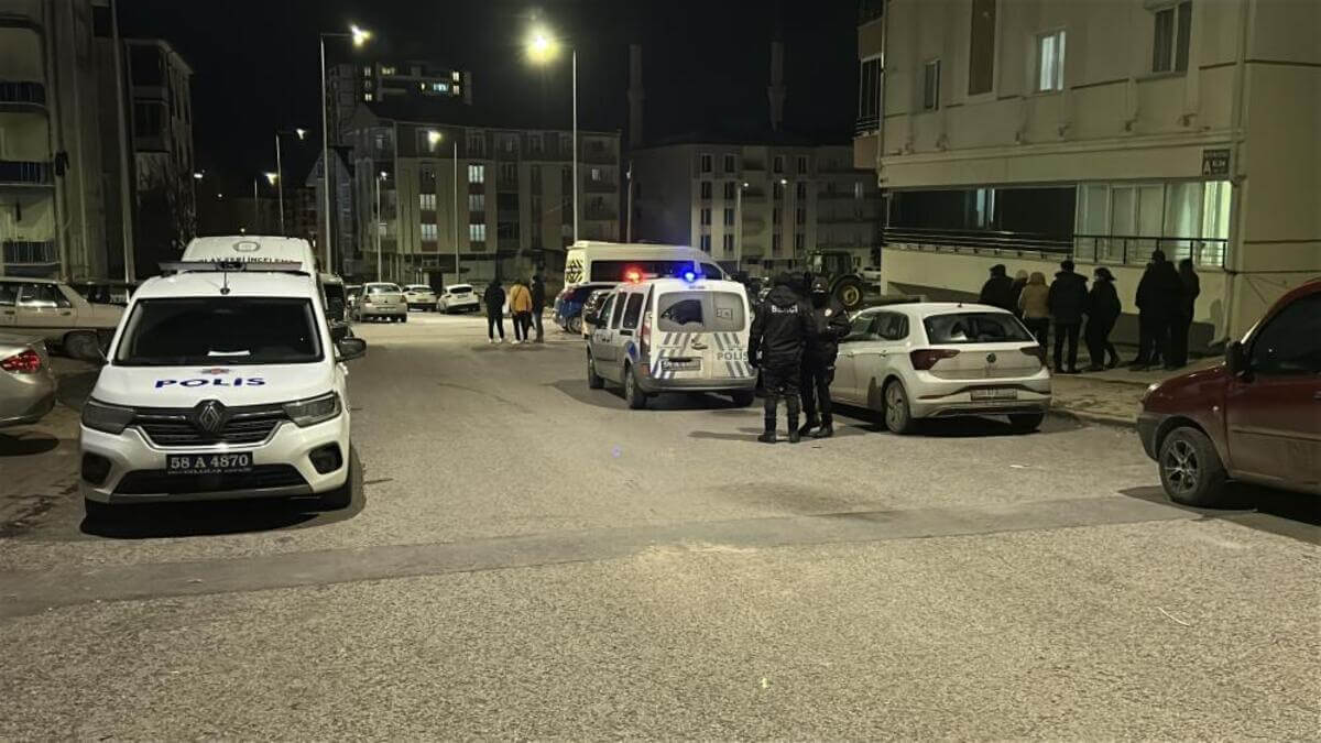 Sivas'ta Acı Olay Anne Ve Oğlu Evde Ölü Bulunmuştu! Flaş Gelişme (1)