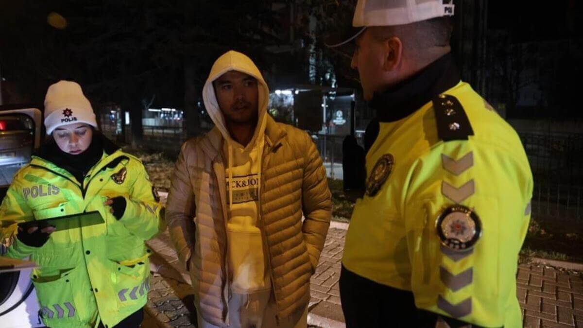 Aracının plakası olmayan alkollü sürücüden polise ilginç açıklama!