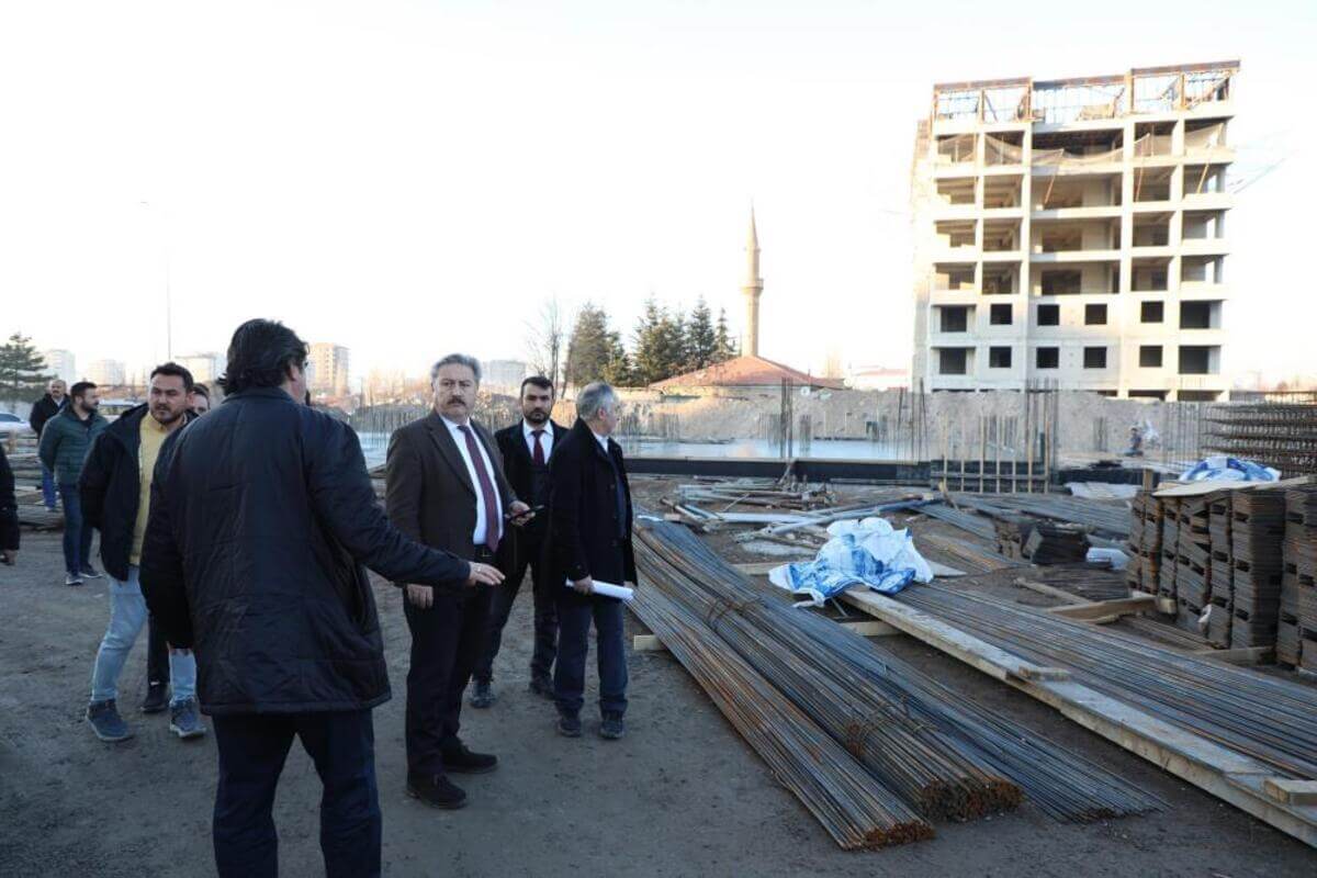 Melikgazi’de 40 senelik evler sıfırıyla değişiyor!