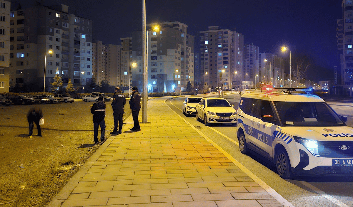 Bıçaklanangenç (2)