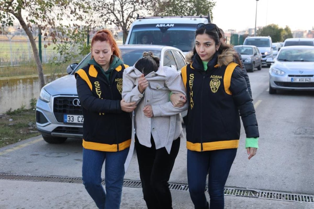 Çocuğunu Göstermediğini Iddia Ettiği Kocasını Önce Isırdı, Sonra Bıçakladı! 3