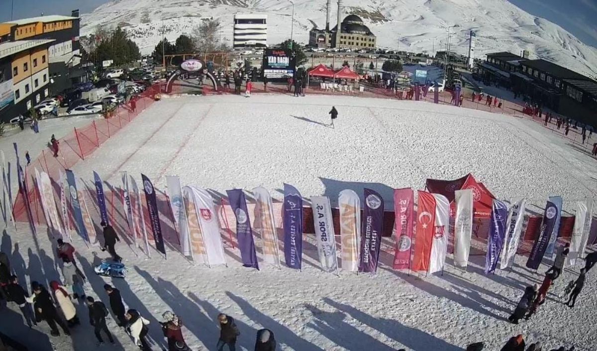 Erciyes’teki Şampiyona Evden De Izleniyor! (1)