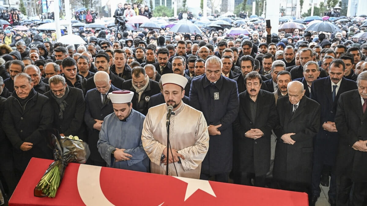 Ferdi Tayfur onunla davalık olmuştu! Cenazesinde Ata Demirel krizi!