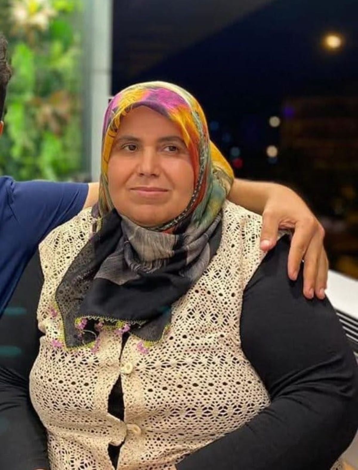 Kahvaltı Sofrasında Karı Koca Boğazı Kesilerek, Kız Kardeş De Kalbinden Bıçaklanmış Halde Bulundu 5