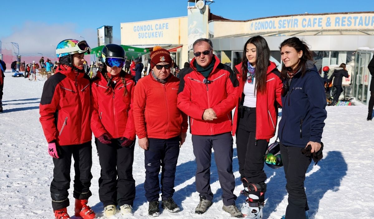 Kayseri’de Belediye Başkanından Özel Davet Her Mevsim Güzellikler Sunuyor! (1)
