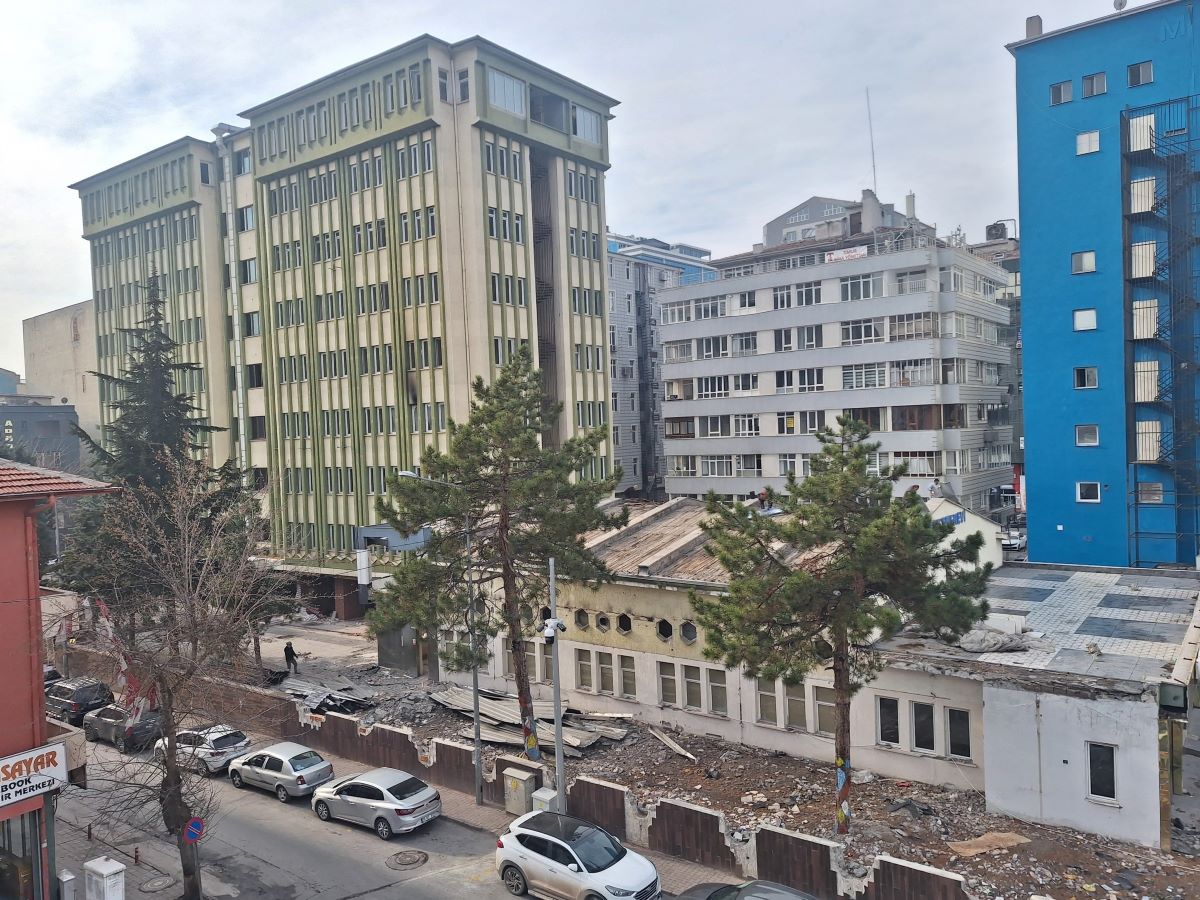 Kayseri’de Öğretmenevinin Yıkımına Yeniden Başlandı! 3