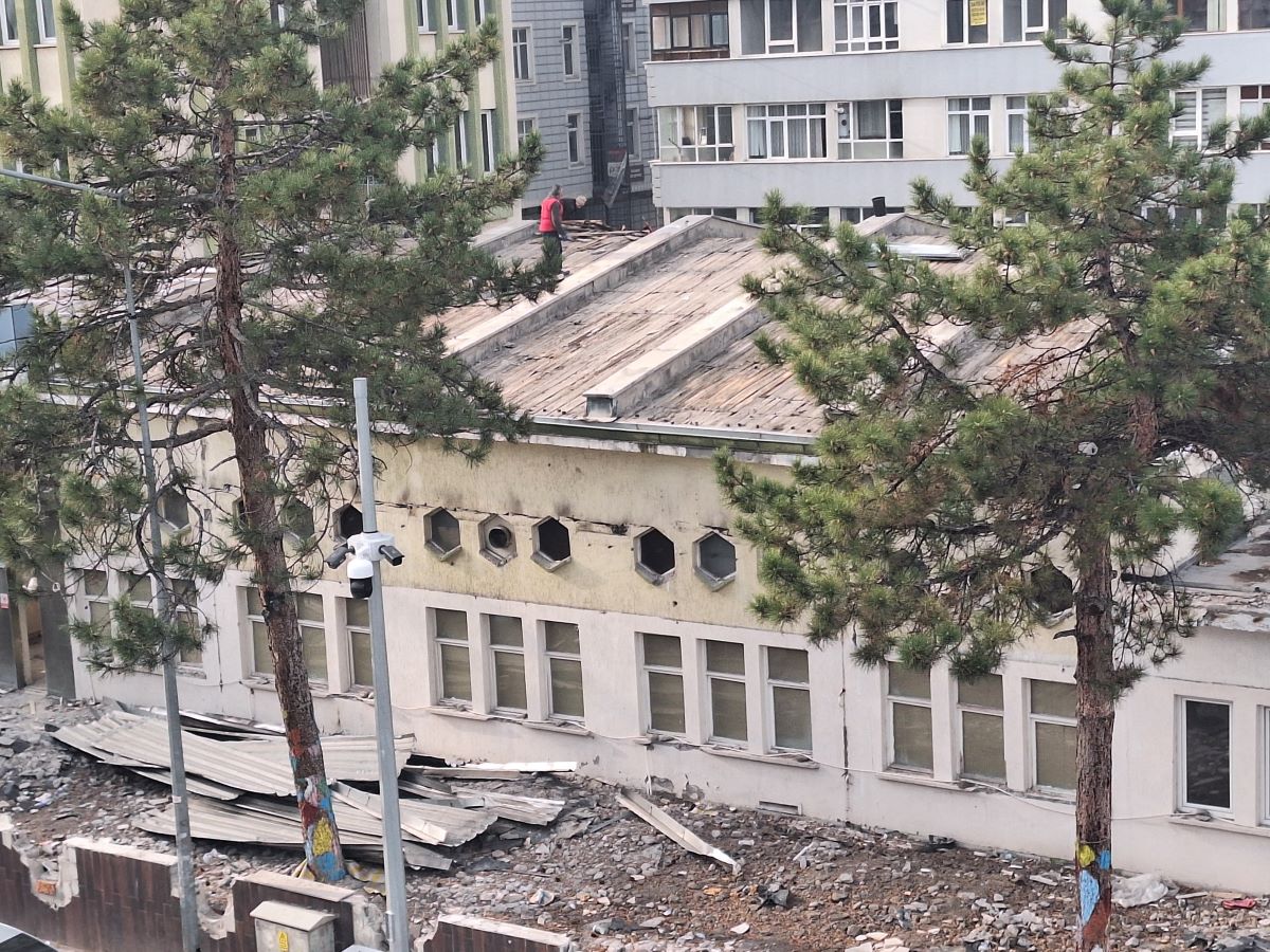 Kayseri’de Öğretmenevinin Yıkımına Yeniden Başlandı! 4
