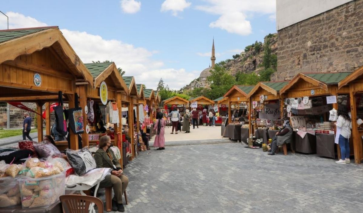 Talas Maharetli Eller (2)