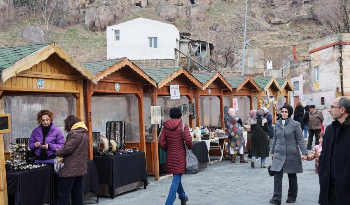 Talas Maharetli Eller (3)