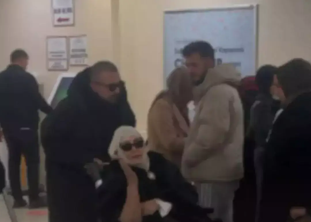Ferdi Tayfur’un vasiyeti gündemdeyken Necla Nazır hastaneye kaldırıldı!