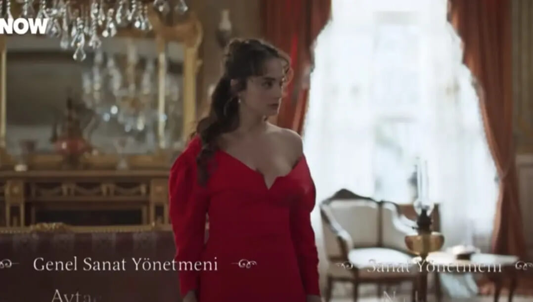 Kayınpederiyle birlikte oldu! Skandal sahneye sosyal medyada tepki yağdı!