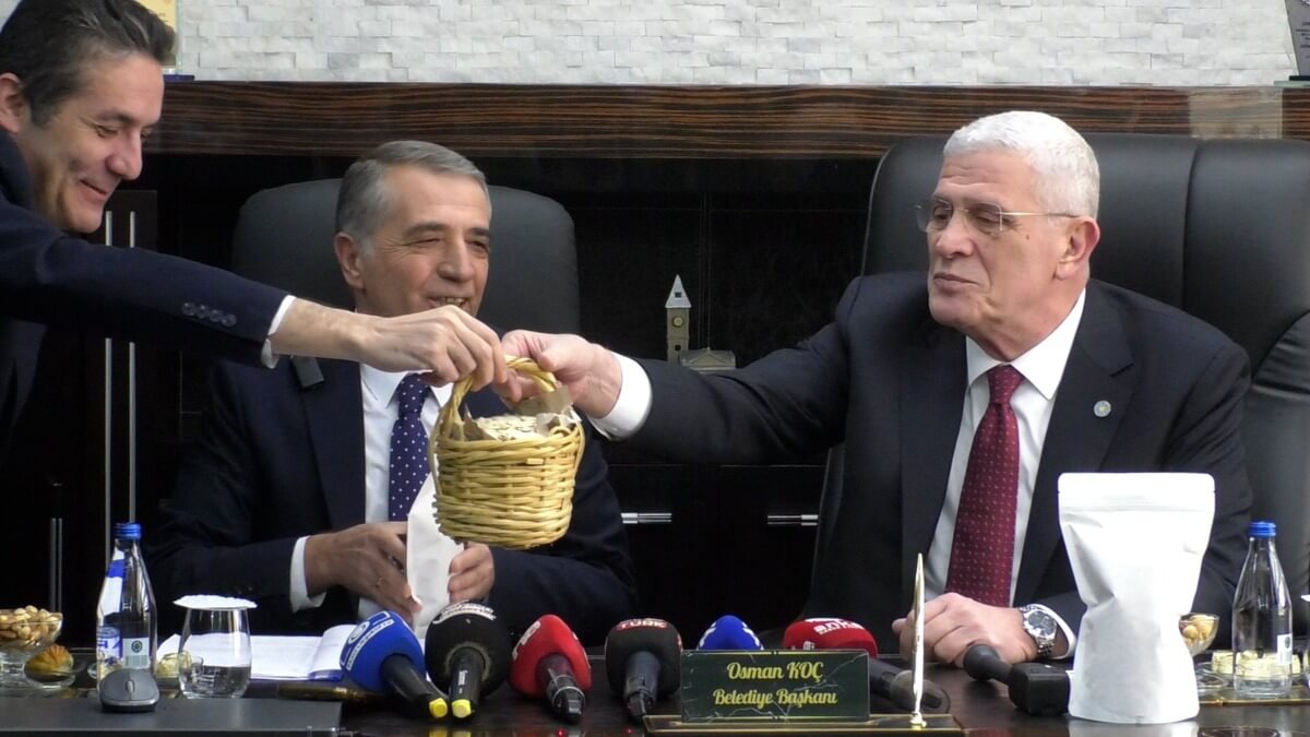 İYİ Parti Genel Başkanı Müsavat Dervişoğlu Tomarza’ya gelir gelmez bakın ne yaptı!