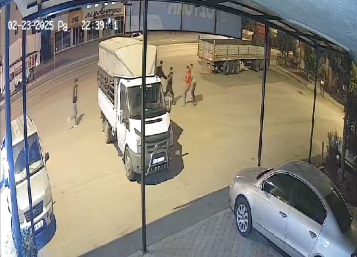Adana Bıçaklı Saldırı Anı Kamerada 1
