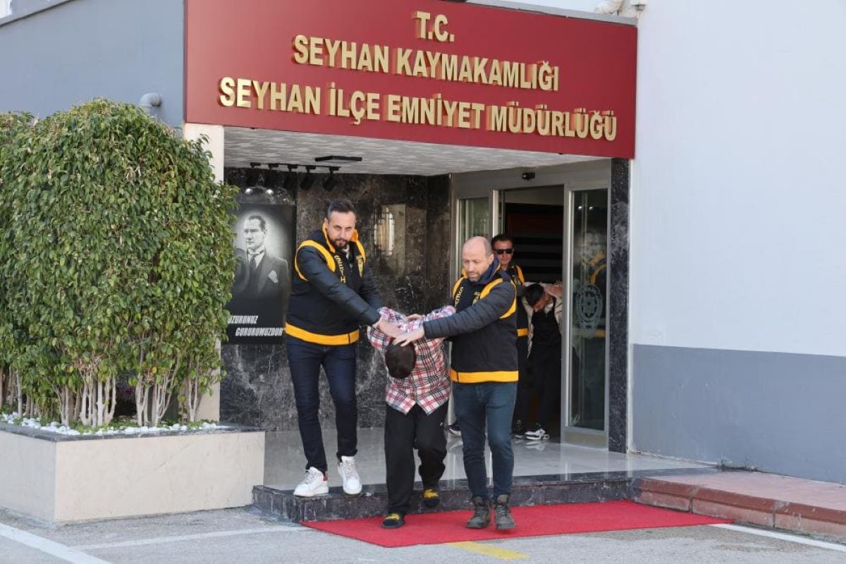 Adana Da Karı Koca Ve Çocuğunu Vurdular 2
