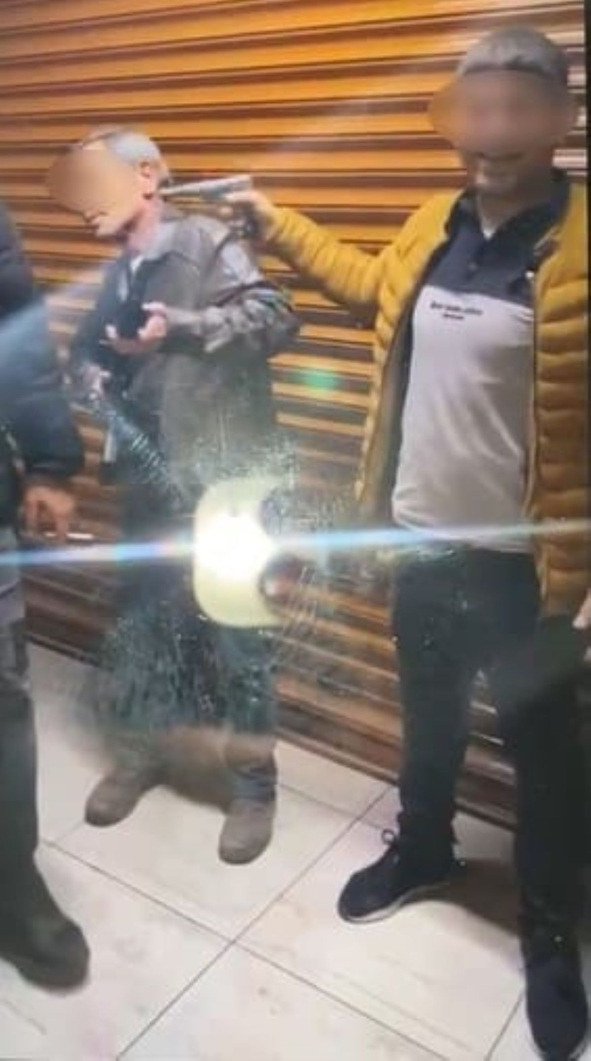 Adana Da Şakalaşırken Kendini Vurdu 1
