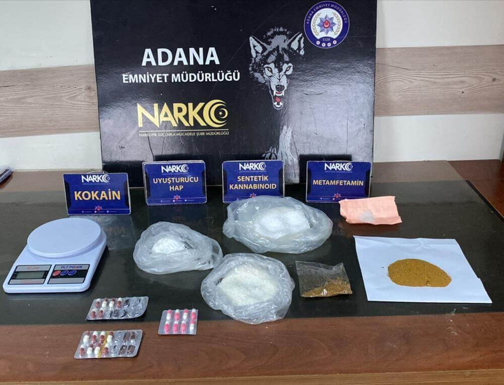 Şok torbacı operasyonu! Kadın görünümlü erkek yakalandı!