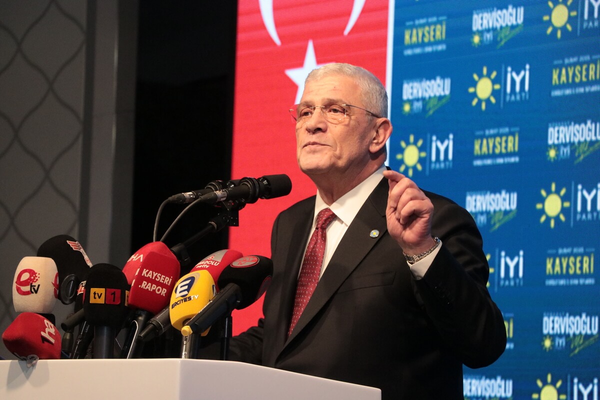 Kayseri’de konuşan Dervişoğlu: Esad gitmiştir, bunların da misafirlikleri bitmiştir!