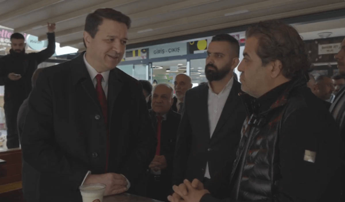 Adanalı gazetecinin takibine takılan Mahmut Arıkan soru yağmuruna tutuldu!