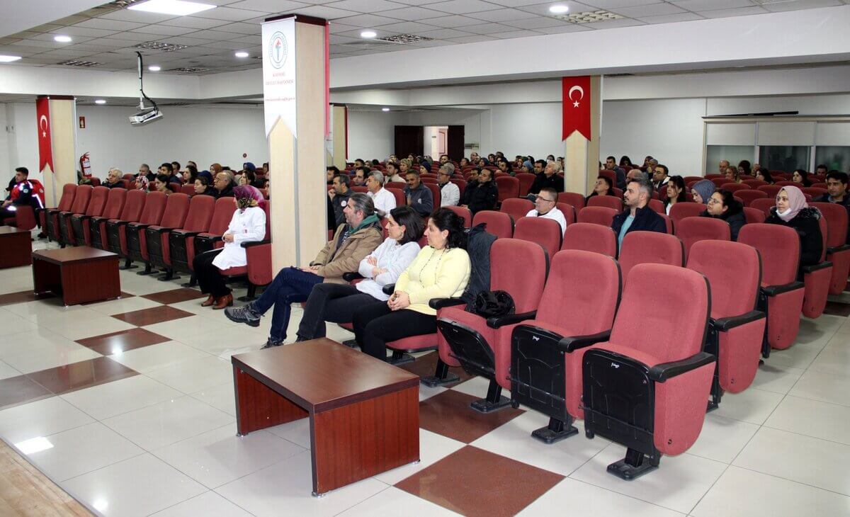 Kayseri Devlet Hastanesi’nde Her tarafı toz kapladı!  oraya toplandı!