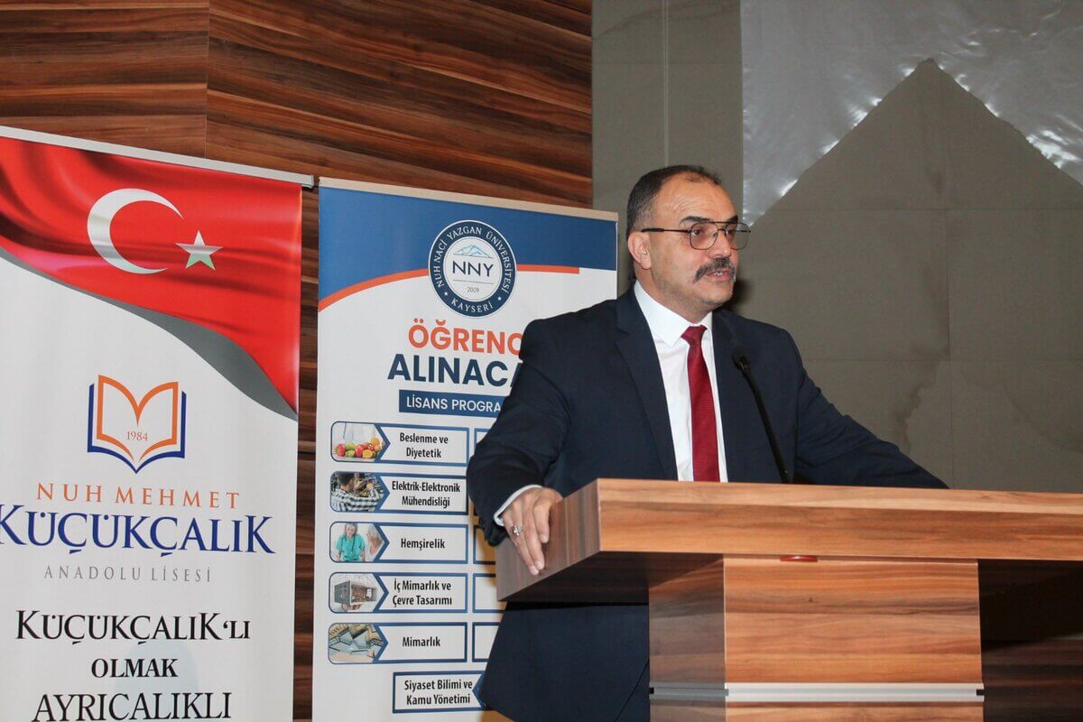 Nuh Naci Yazgan Üniversitesi’nde salon tıklım tıklım doldu!