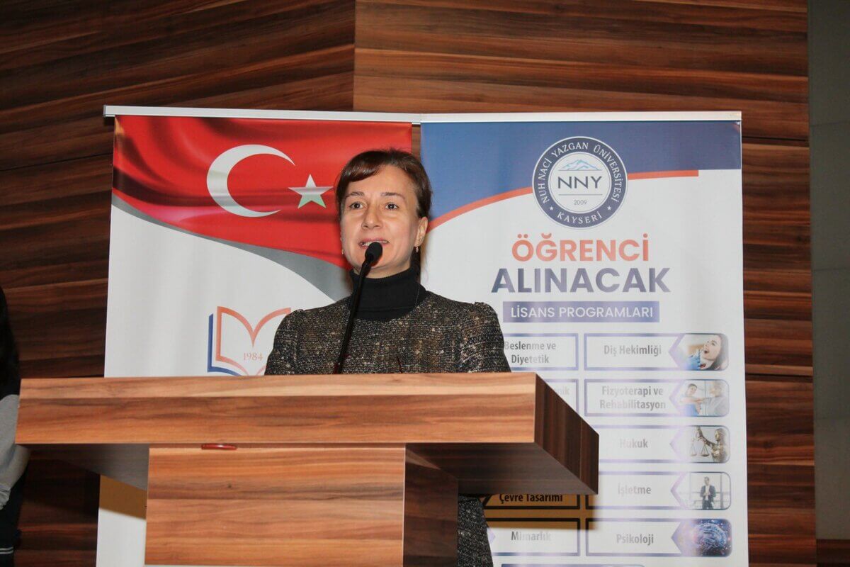 Nuh Naci Yazgan Üniversitesi’nde salon tıklım tıklım doldu!