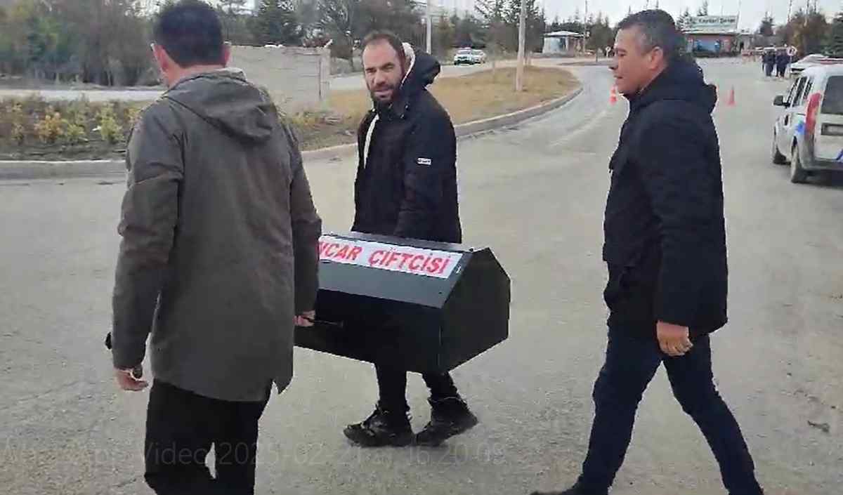 Kayseri Şeker Pancarı Üreticisi Cenaze Namazı (3)