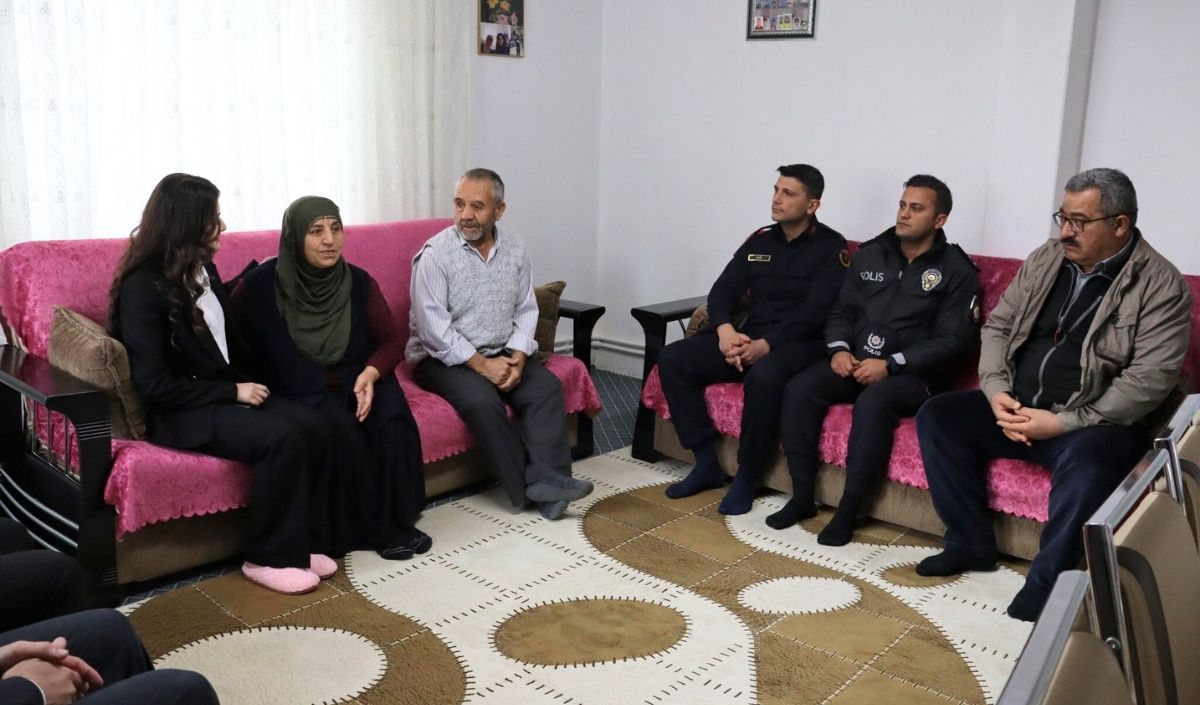 Kayseri’nin Tek Kadın Kaymakamı Göreve Başladı! Bakın Ilk Nereyi Ziyaret Etti (2)