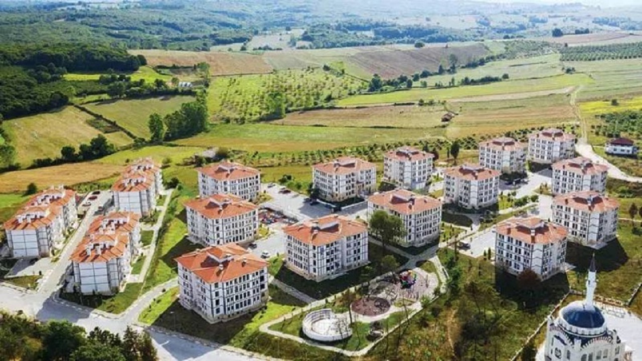 Başvuru Şartları ve Tarihleri
TOKİ Mardin Midyat projesine başvurular, 3 Nisan 2025 - 9 Nisan 2025 tarihleri arasında T. Halk Bankası AŞ.'nin Mardin ilindeki şubelerinden yapılabilecek.