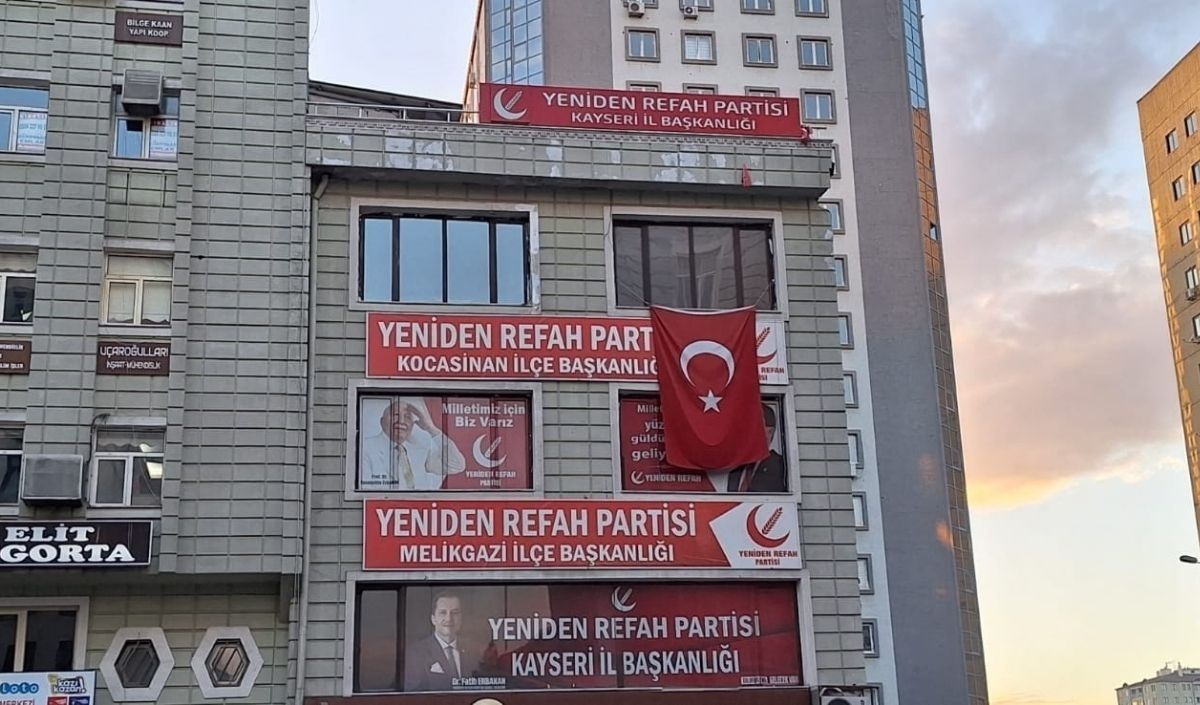 Necmettin Erbakan’ın Damadı Kayseri’ye Bakın Ne Için Geliyor! (2)