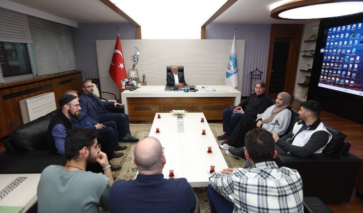 Özel Misafirler Büyükşehir'de! Bu Kez İngiltere'den Bakın Ne Için Geldiler (1)