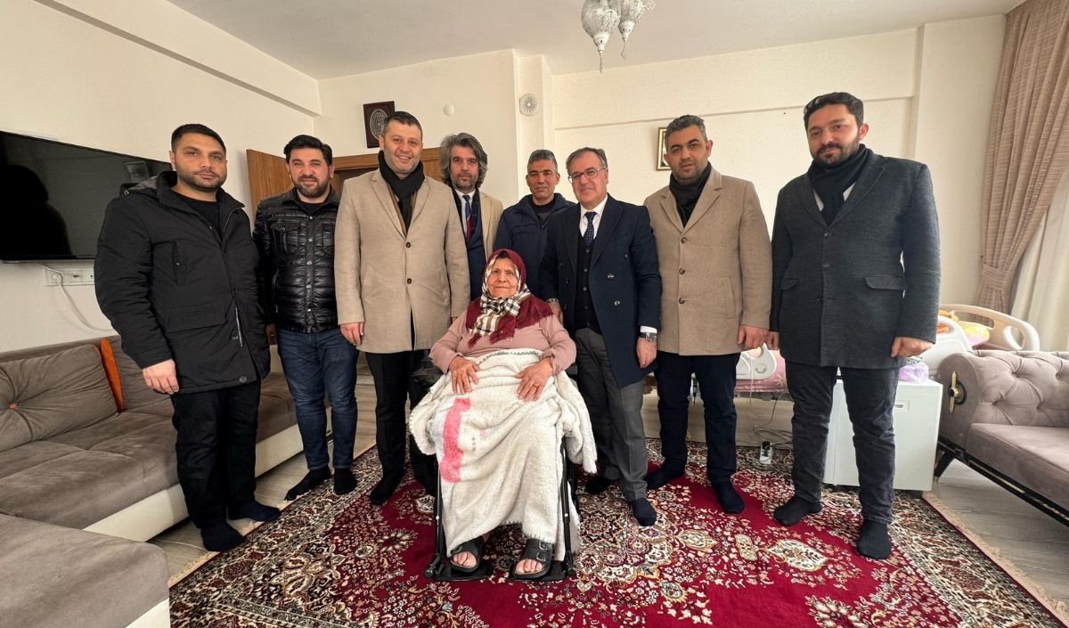 Ak Parti Kayseri İl Başkanı Hüseyin Okandan Bu Hareketi Ile Gönülleri Fethetti! (1)