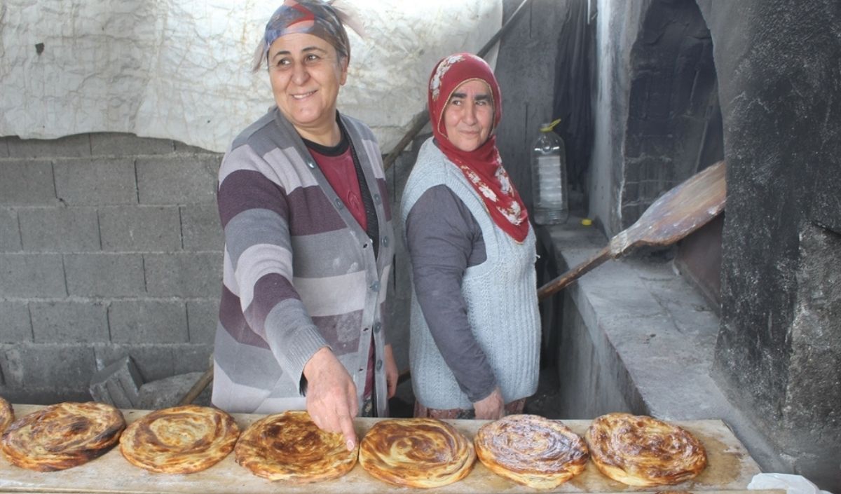 Yeşilhisar Ekmek Yapan Kadınlar (3)