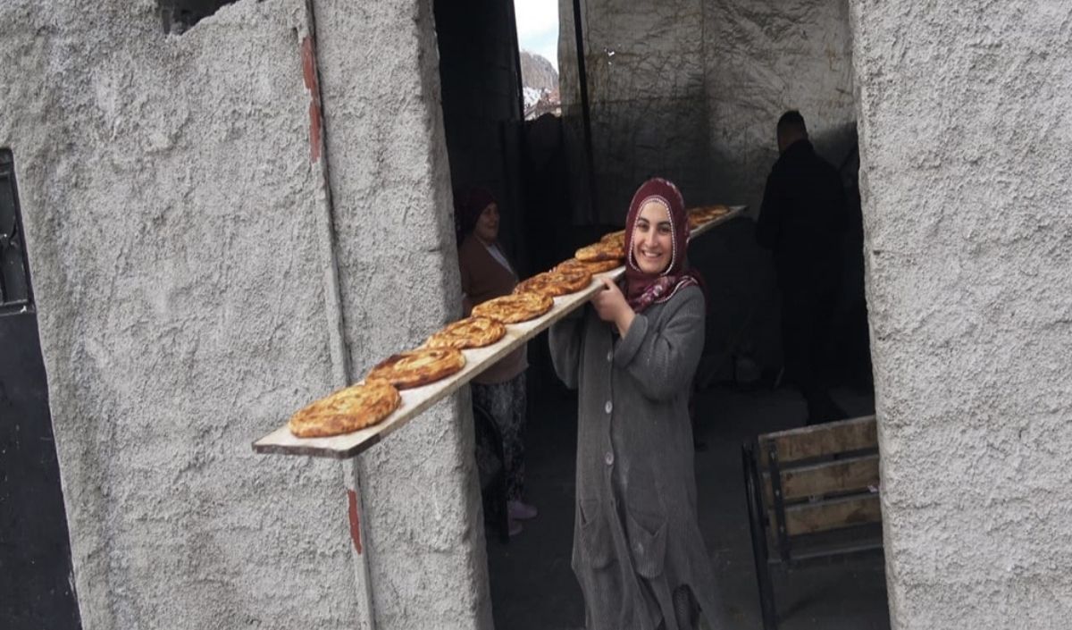 Yeşilhisar Ekmek Yapan Kadınlar (4)
