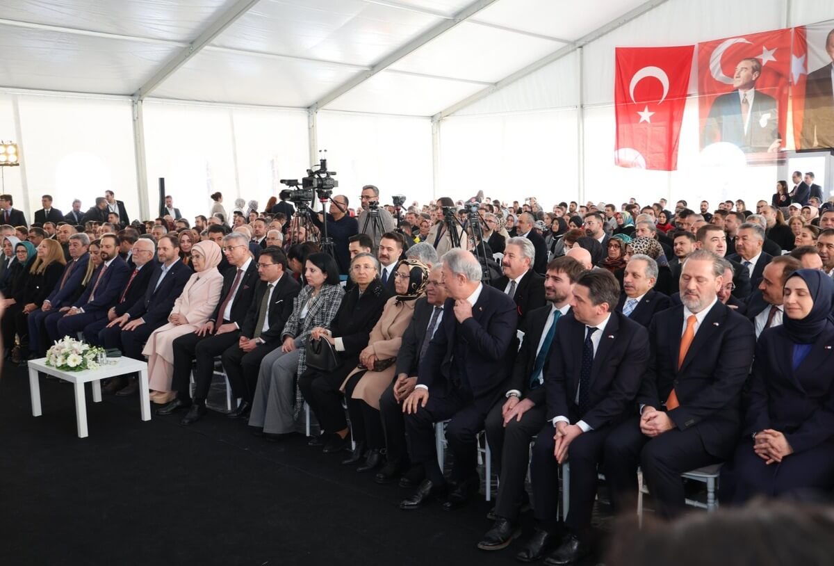 Kayseri’de Yeşilay Rehabilitasyon Merkezi açılışına Emine Erdoğan katıldı.
