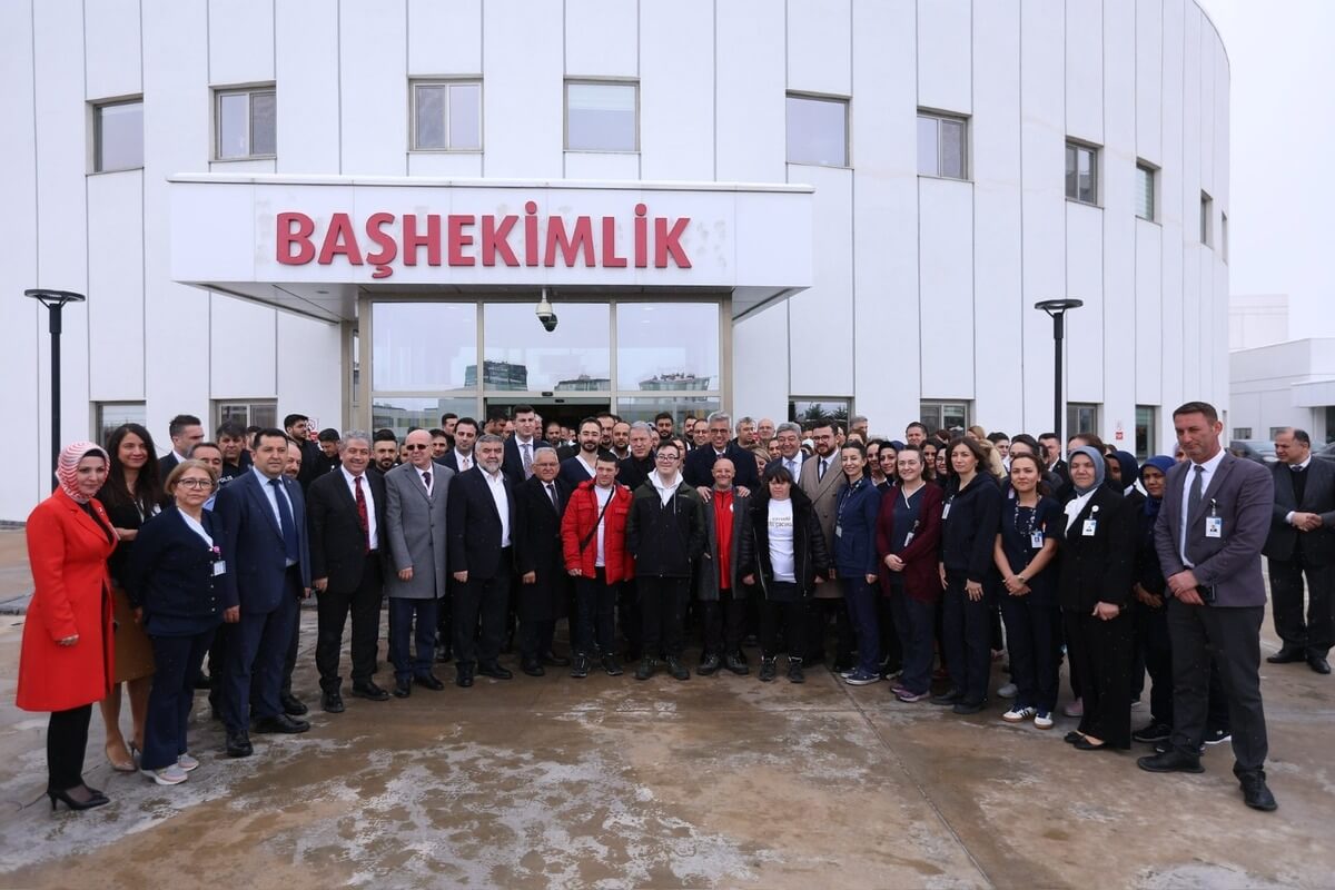 Kayseri Şehir Hastanesi’nde başhekim ve sağlık çalışanlarıyla dikkat çeken görüşme!