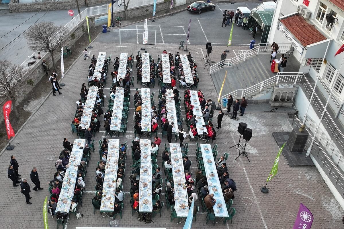 Başkan Çolakbayraktar, Argıncık’ta öğrenci ve aileleriyle iftar sofrasında buluştu!