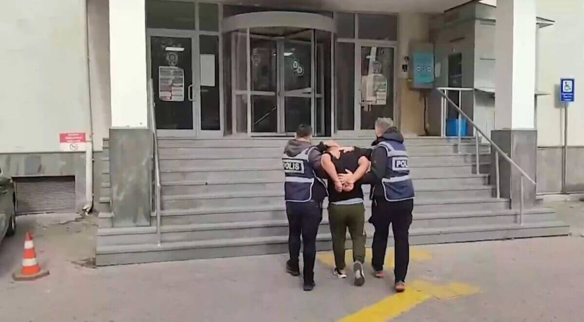 Kayseri'de 27 yıl hapis cezasıyla aranan firari hırsız yakalandı