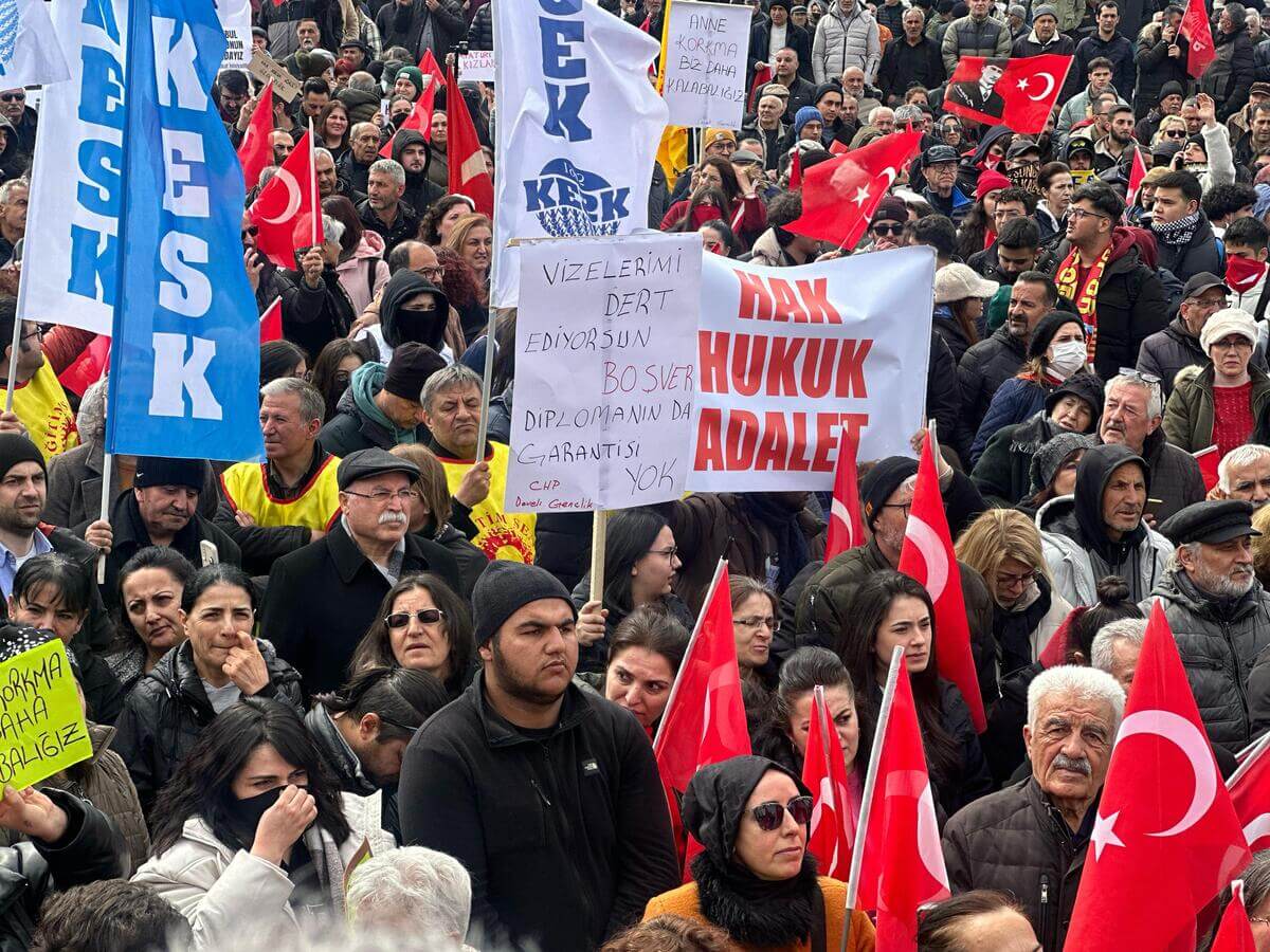 Kayseri’de CHP’liler Miting İçin Mimarsinan Parkı’nda Toplandı