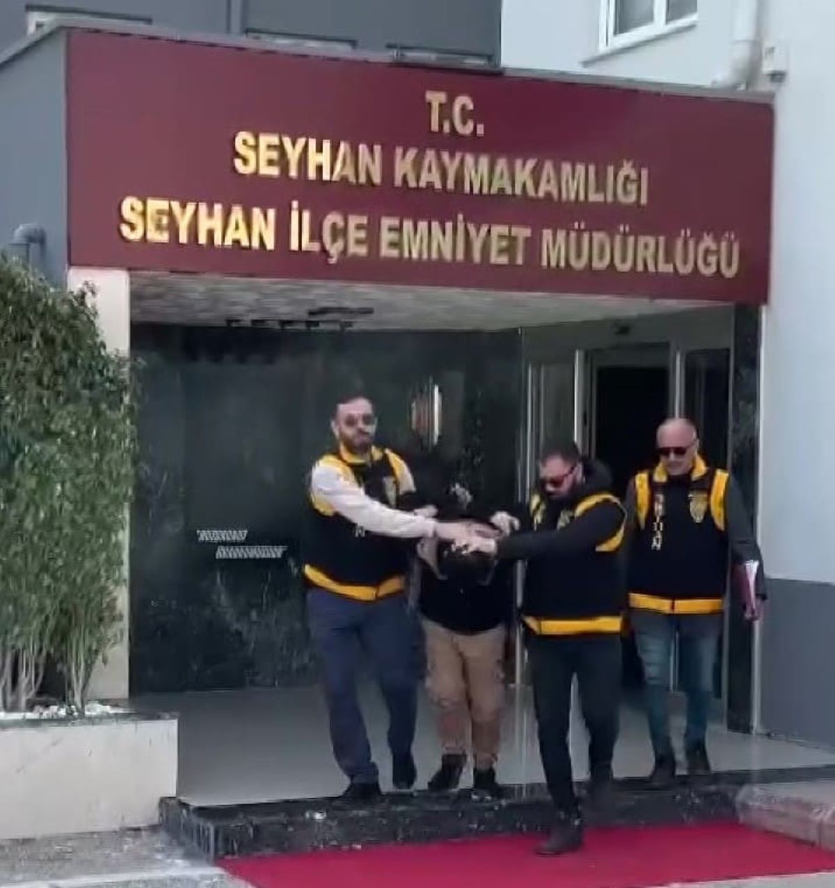Adana Da Eski Eşini Vurdu 1